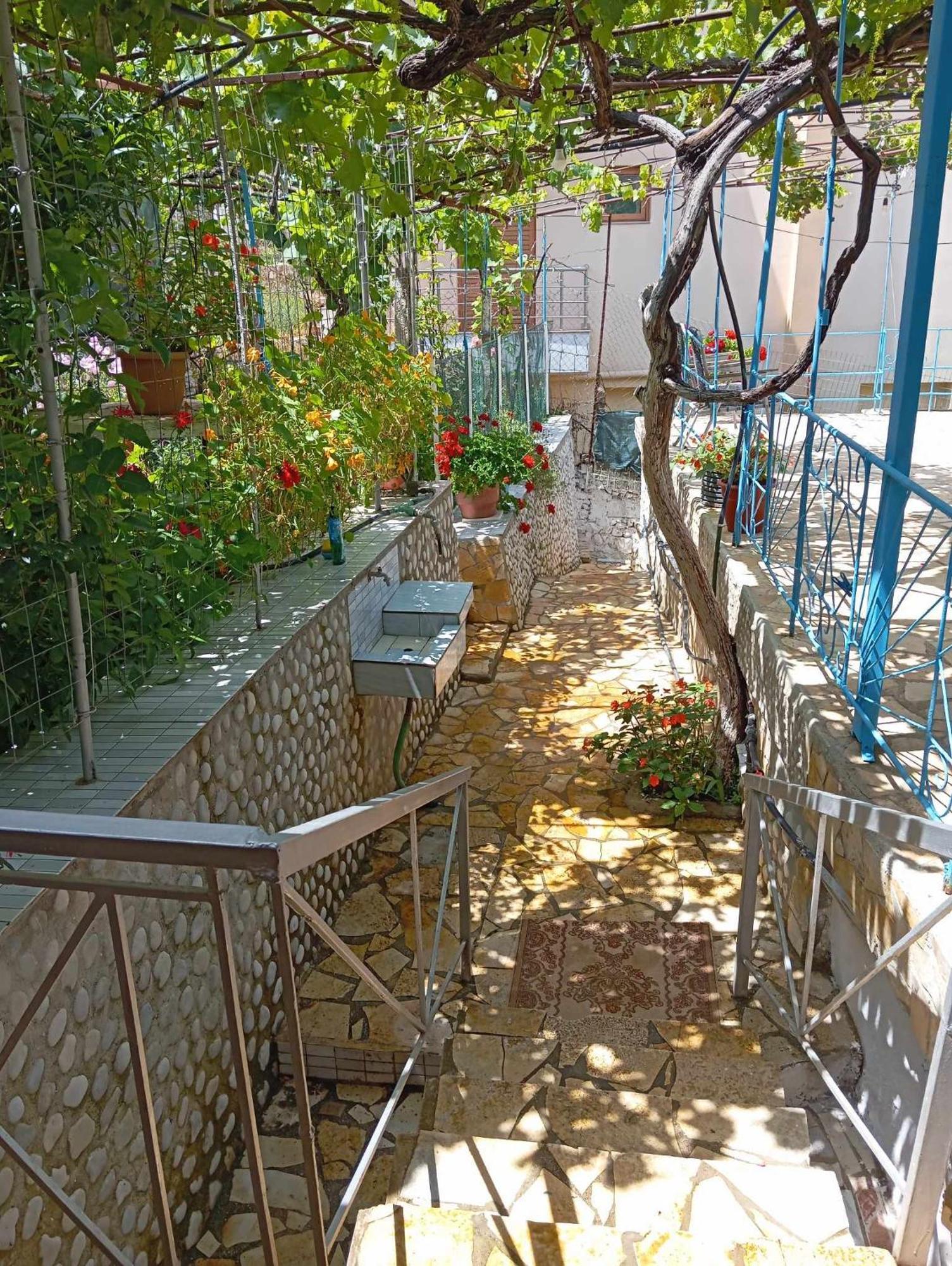 Relaxation Place Otel Himarë Dış mekan fotoğraf